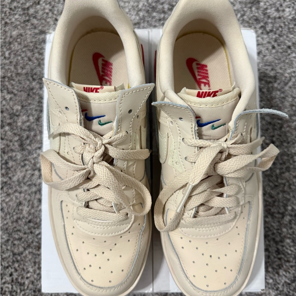 Nike Cream Sneakers with Red Detail - Picture 2 of 9